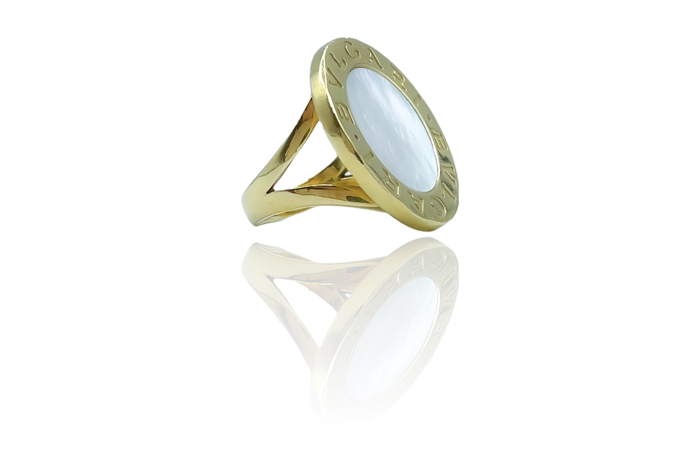 Anello Bulgari-Bulgari oro giallo e madreperla