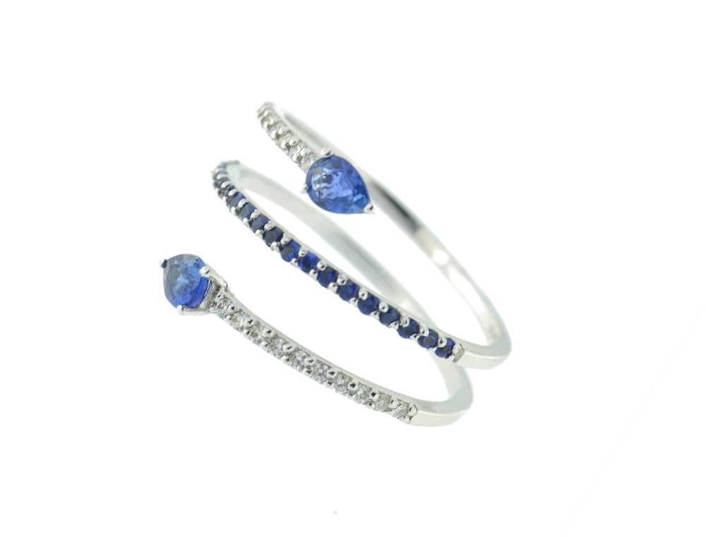 Anello oro bianco contrariè con zaffiri