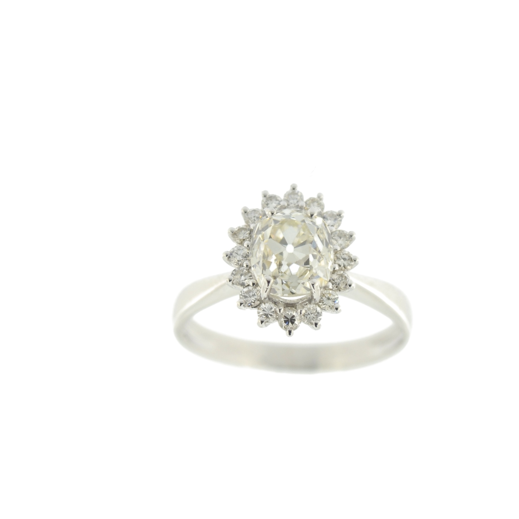 Anello in oro bianco con diamante taglio antico
