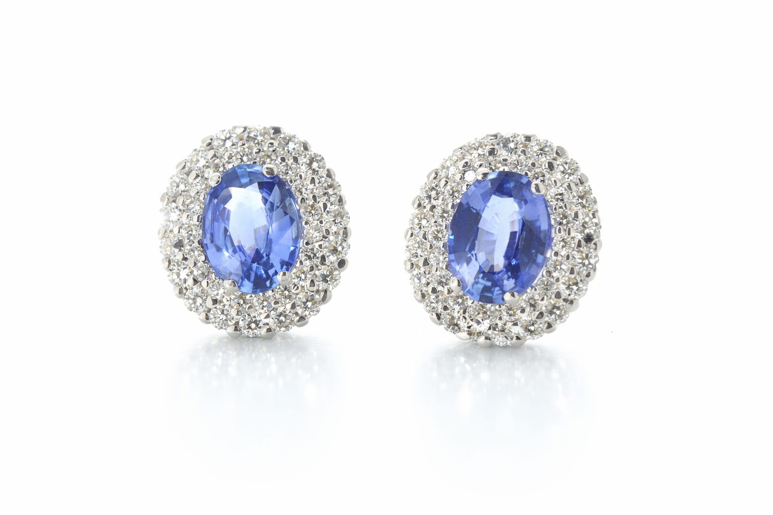 Orecchini oro bianco  zaffiri ovali  diamanti