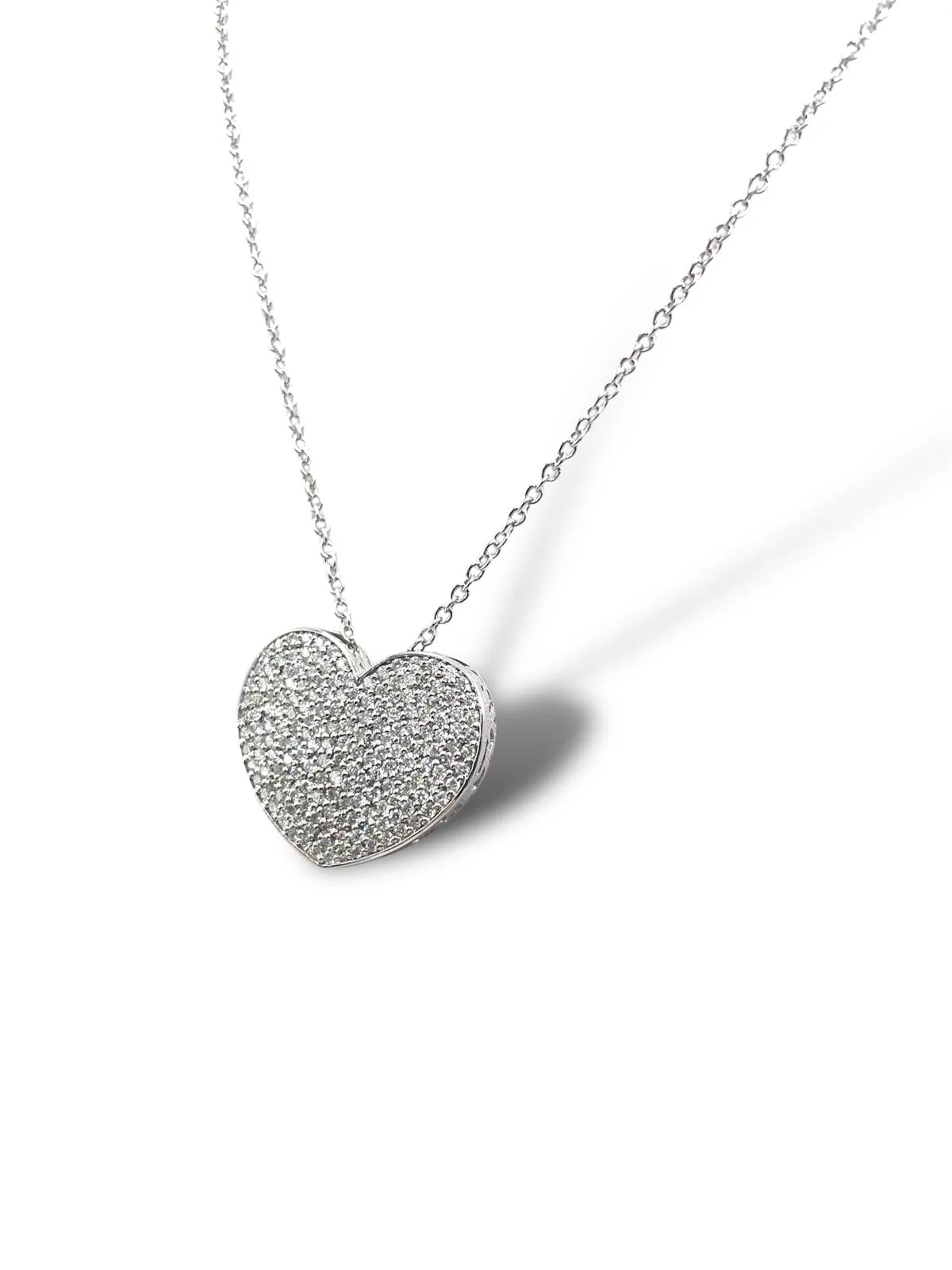 Collana oro bianco 18kt a cuore con pavé diamanti