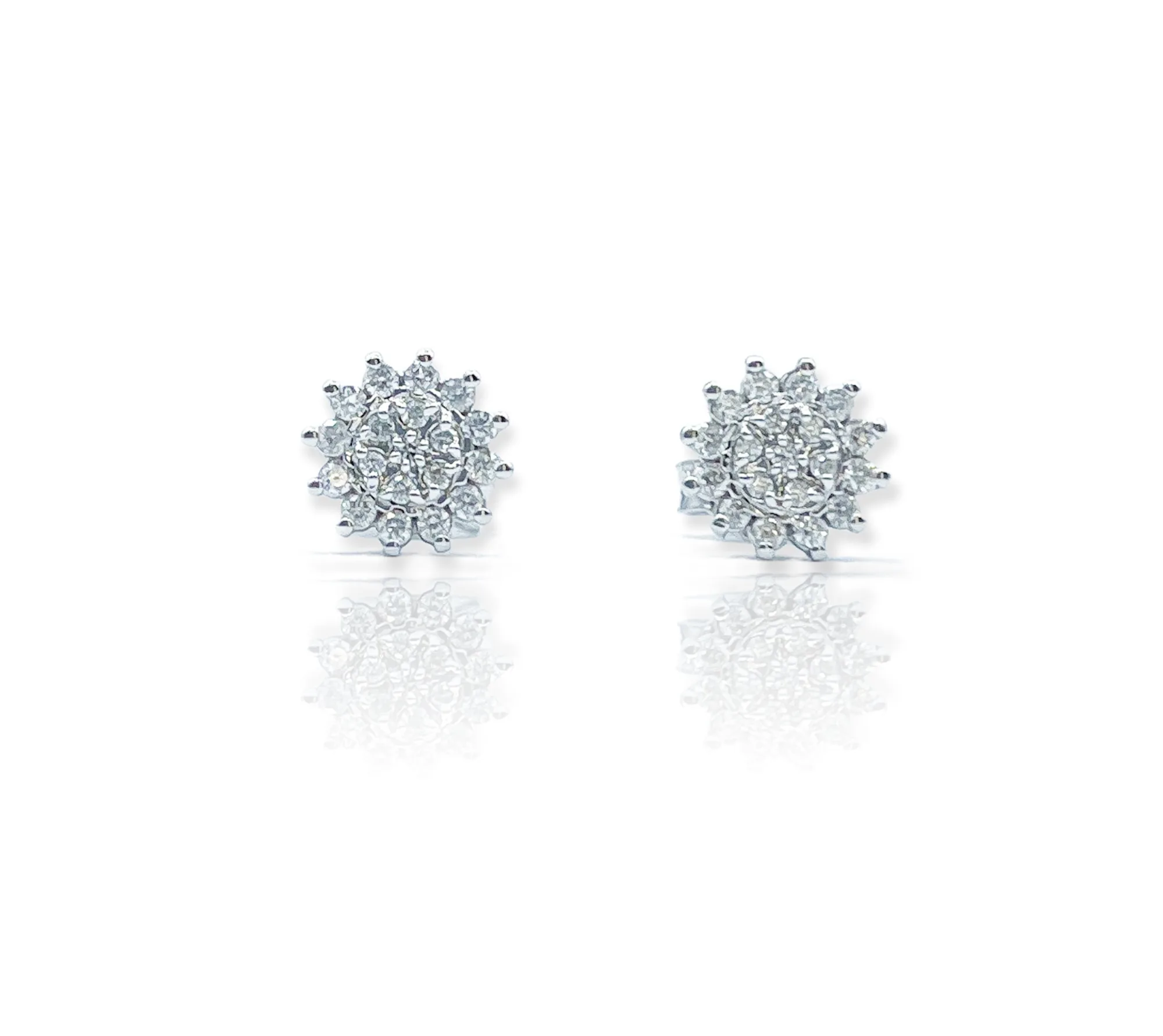 Orecchini a fiore con diamanti