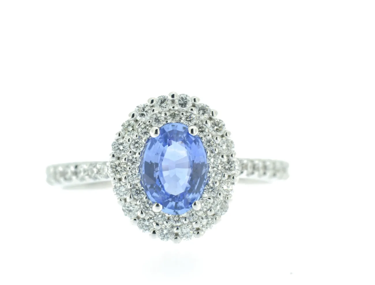 Anello zaffiro ovale e diamanti