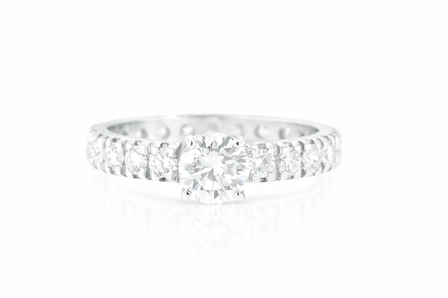 Anello solitario eternity