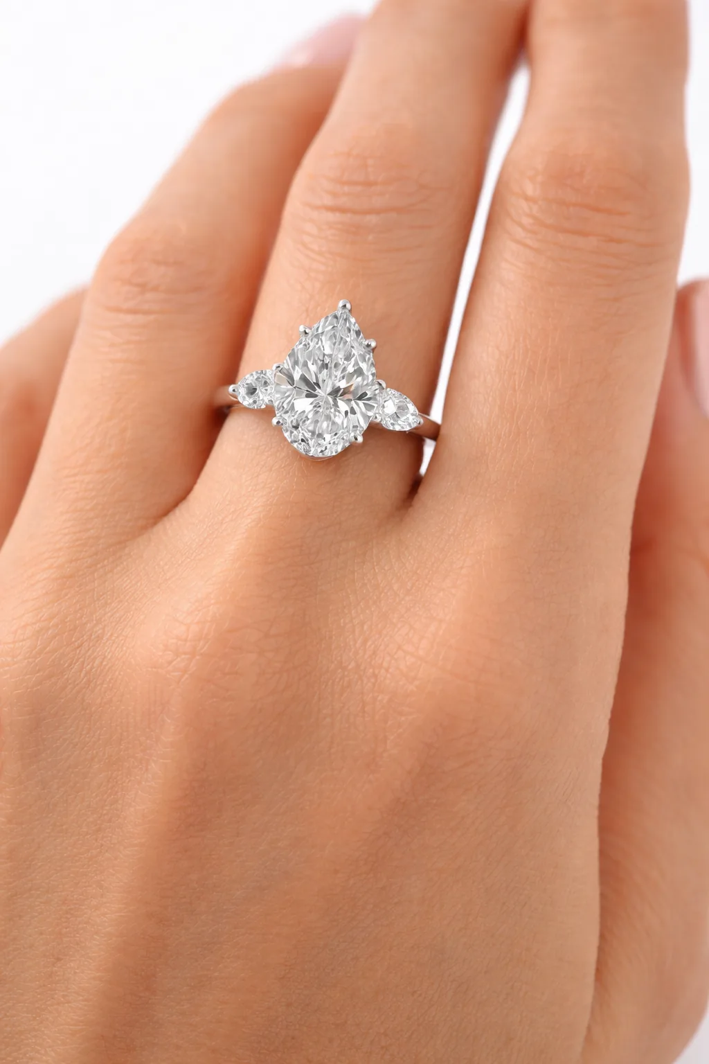 Anello diamanti taglio pera 9,10 ct certificato
