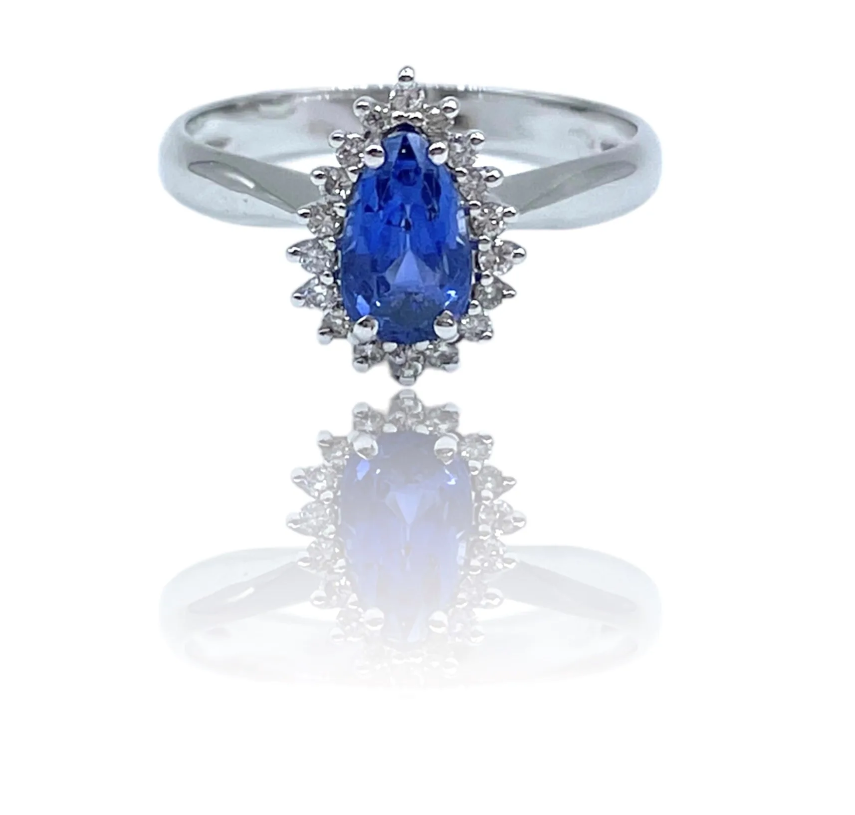 Anello a goccia con zaffiro e diamanti