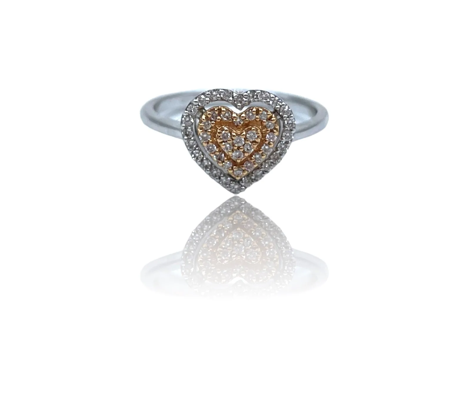 Anello a cuore con diamanti