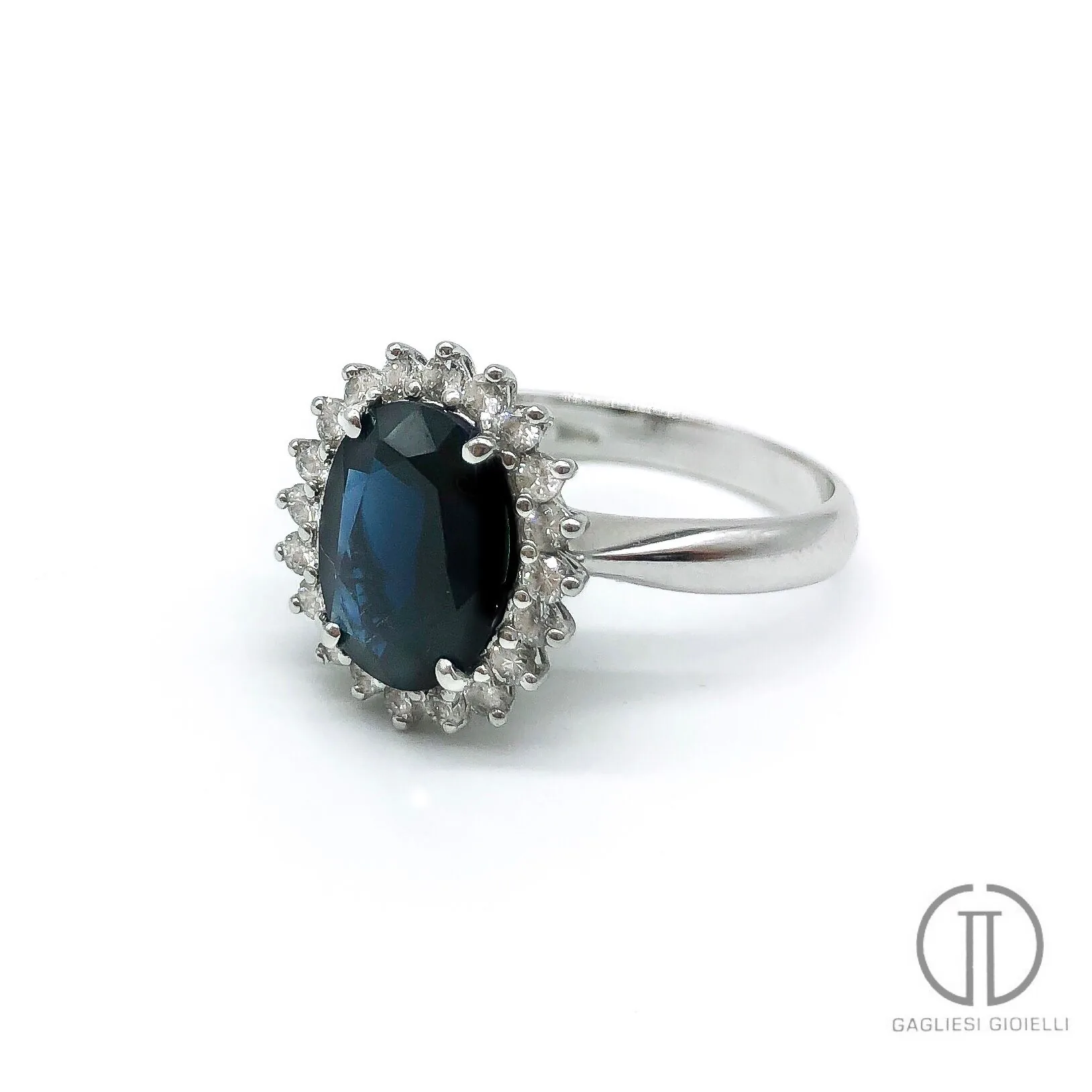 Anello con zaffiro 2,50ct e diamanti 0,40ct