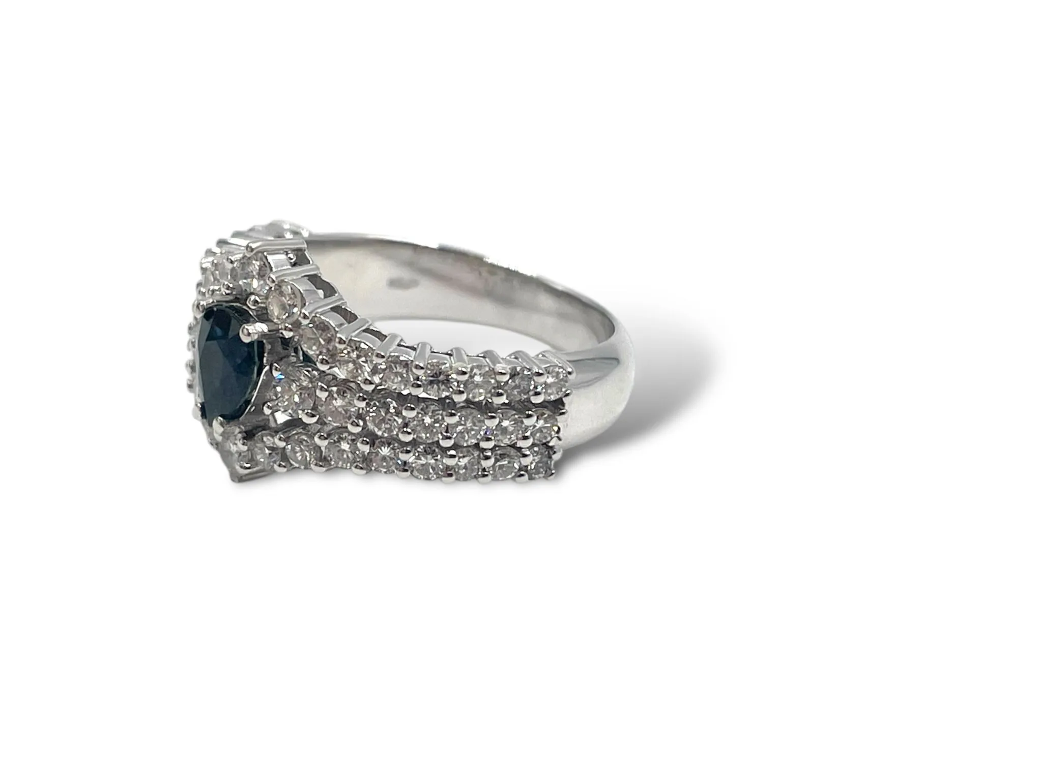 Anello oro bianco con Diamanti e Zaffiro