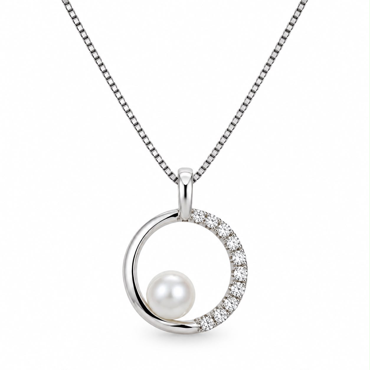 Collana con perla e diamanti